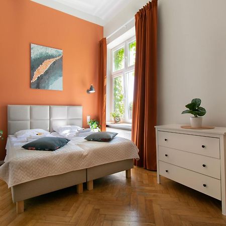 Vintage Apartment Gertrudy Street คราคูฟ ภายนอก รูปภาพ